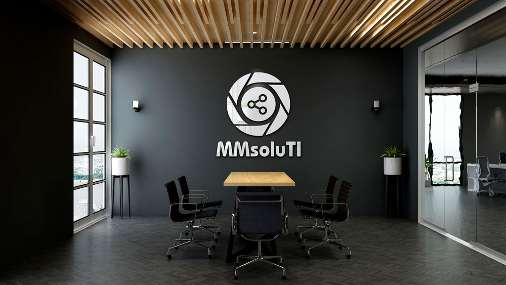 Equipe MMsoluTI em ambiente profissional